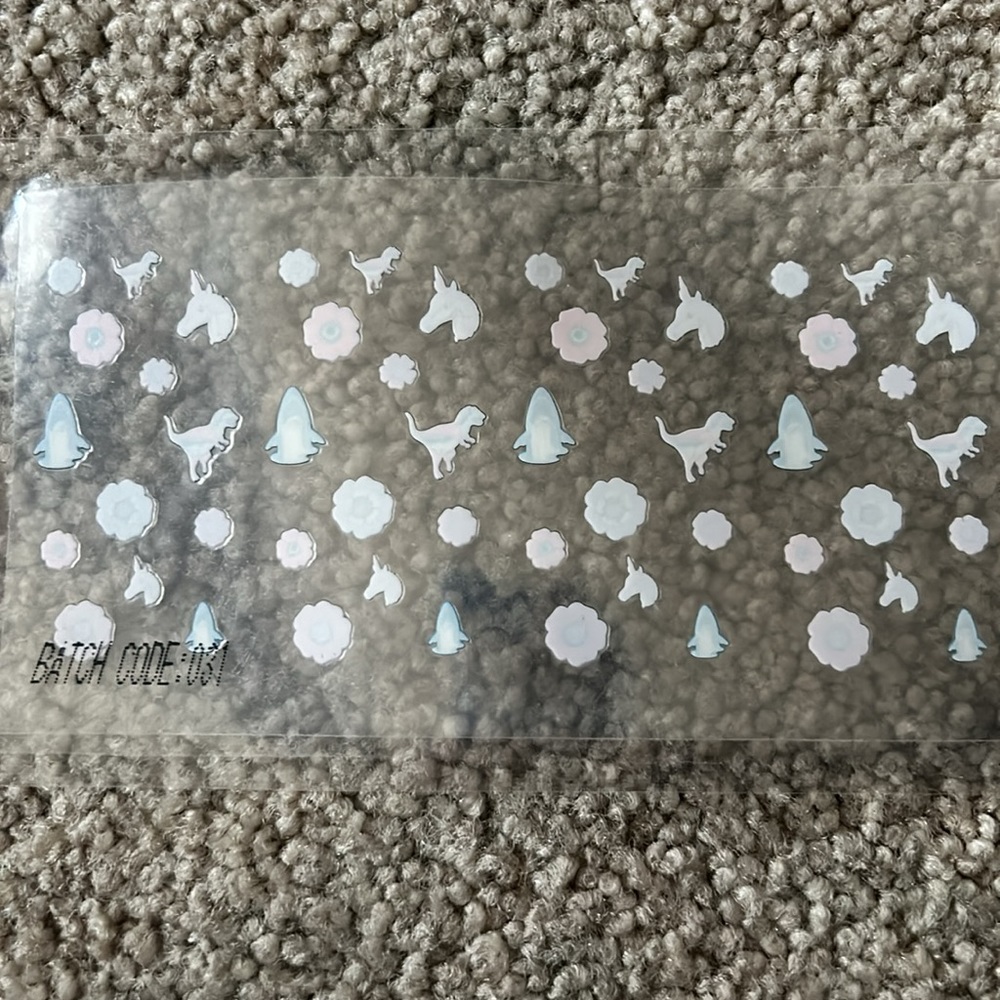 NEW Coach Nail Set - Picture 6 of 7